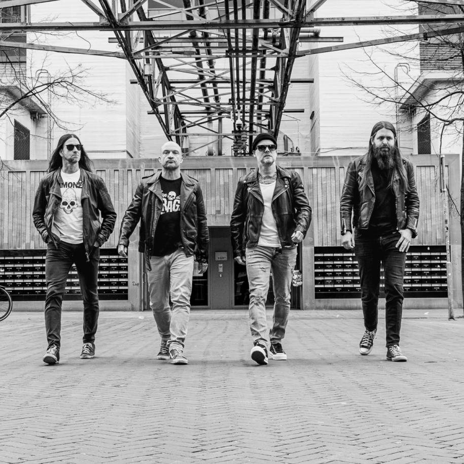 Ramones Alive + Flora SkullerAMONES ALIVE + FLORA SKULLER @ 't Beest